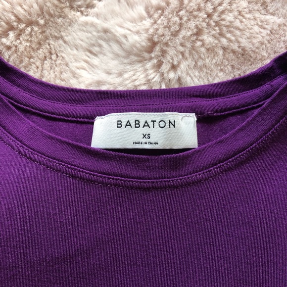 Aritzia - cropped Tshirt NWOT - Picture 3 of 3